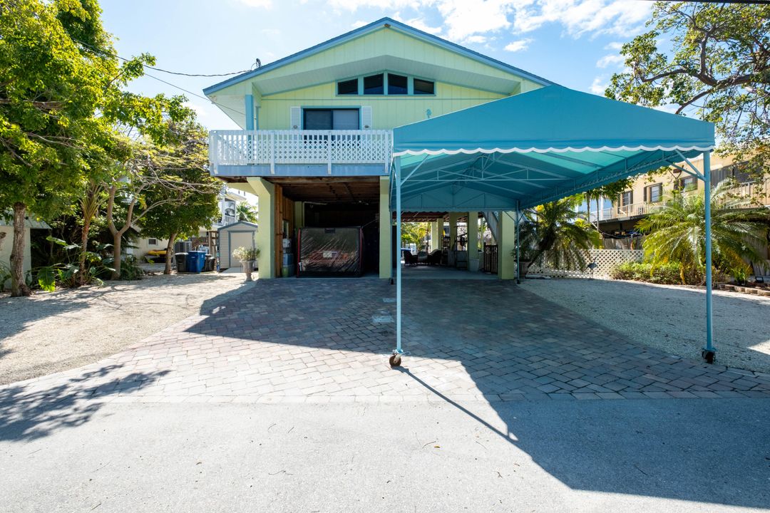 For Sale: $1,299,999 (2 beds, 2 baths, 1232 Square Feet)