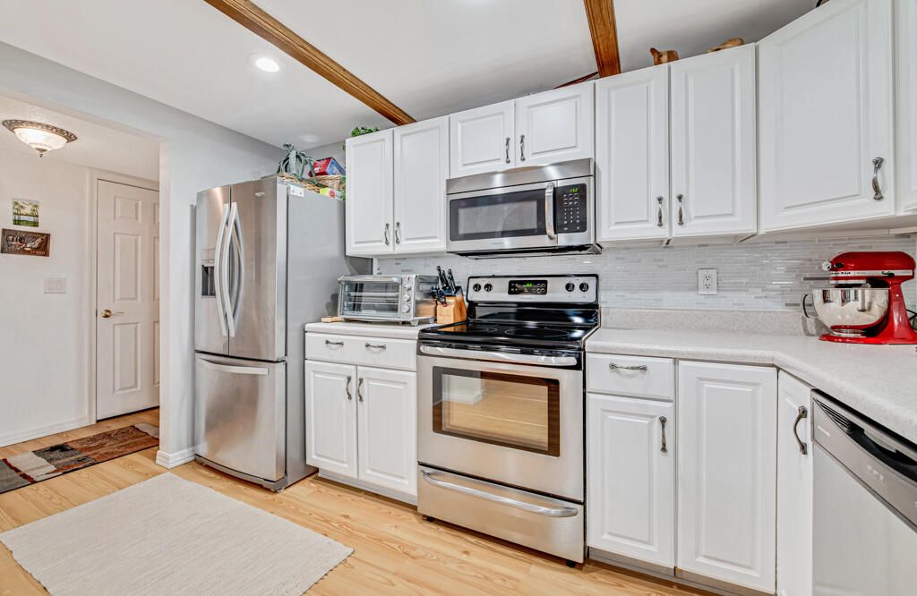 For Sale: $268,000 (2 beds, 2 baths, 1160 Square Feet)