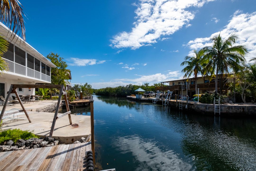 For Sale: $1,299,999 (2 beds, 2 baths, 1232 Square Feet)