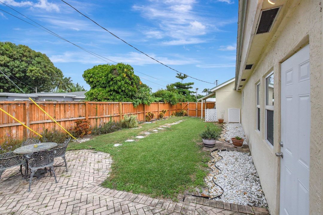 For Sale: $640,000 (3 beds, 2 baths, 1760 Square Feet)