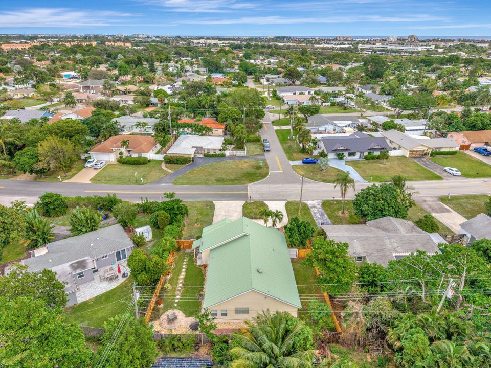 For Sale: $640,000 (3 beds, 2 baths, 1760 Square Feet)