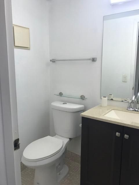 Active With Contract: $1,450 (1 beds, 1 baths, 720 Square Feet)