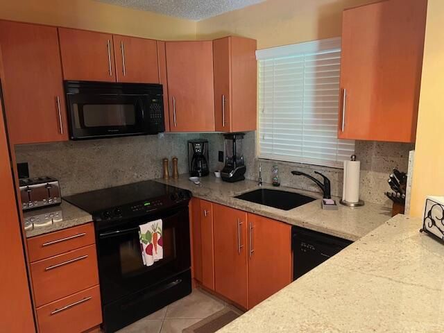 For Sale: $120,000 (1 beds, 1 baths, 703 Square Feet)