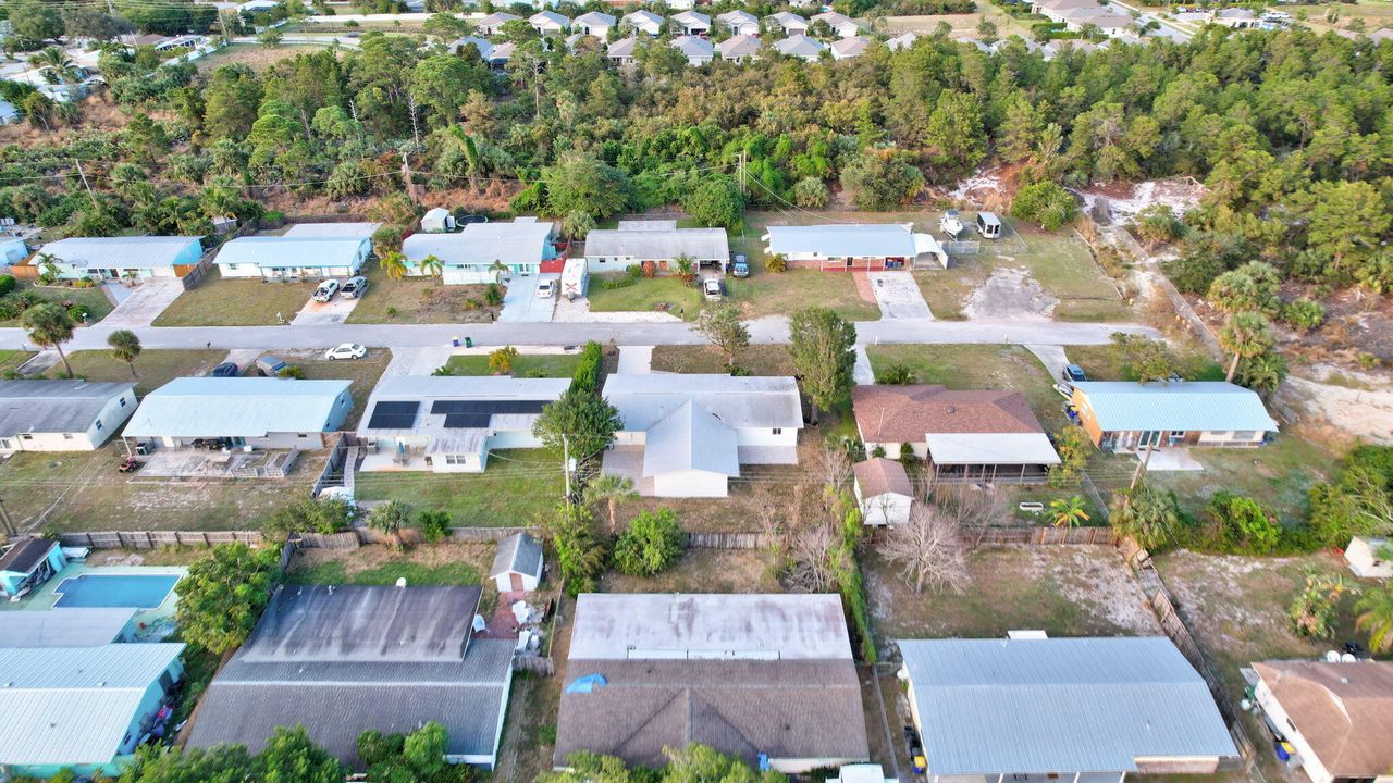 For Sale: $500,000 (4 beds, 2 baths, 1821 Square Feet)