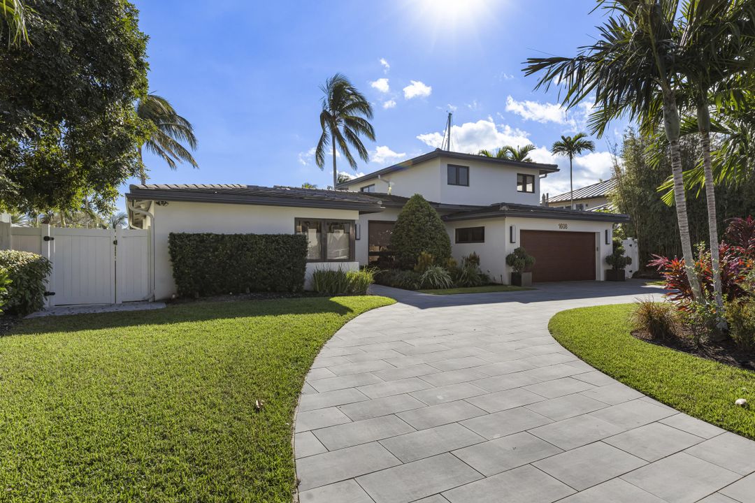 For Sale: $2,850,000 (3 beds, 3 baths, 2378 Square Feet)