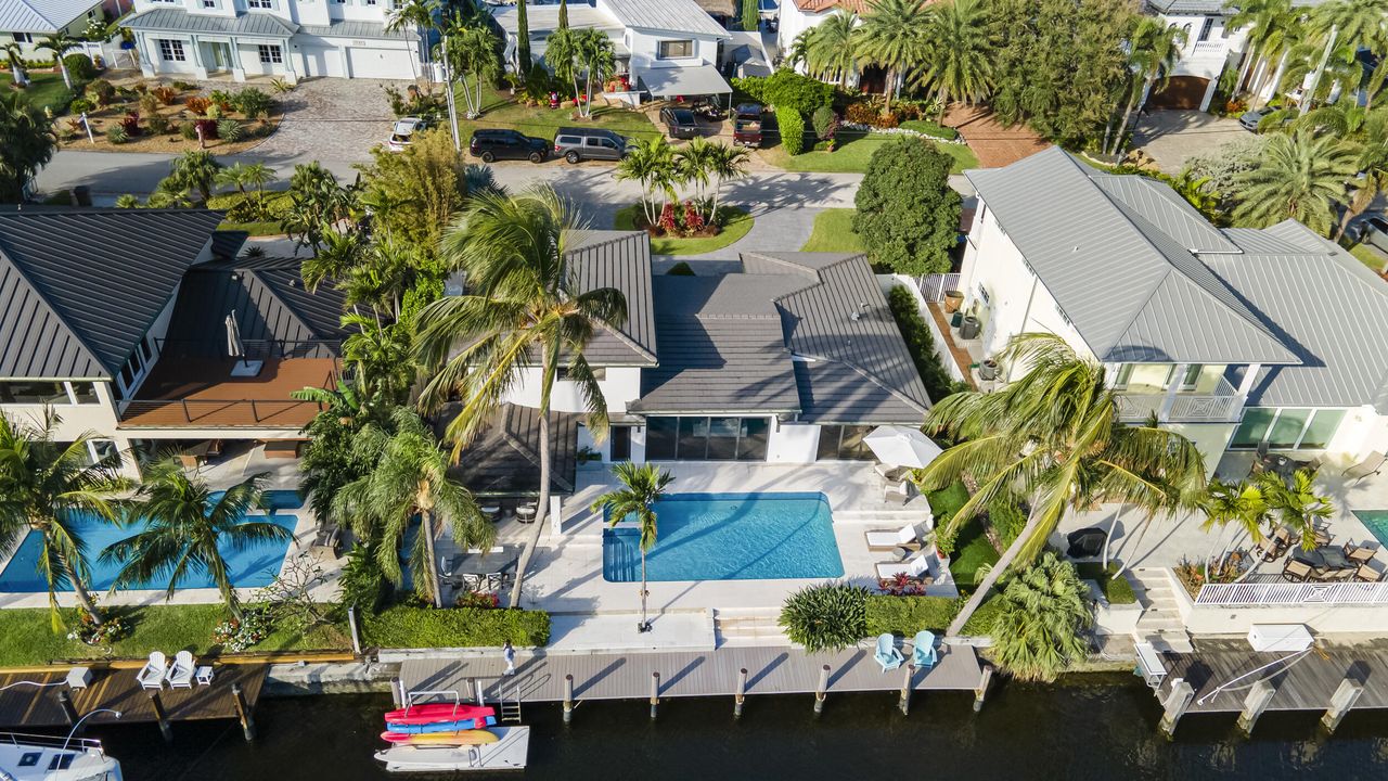 For Sale: $2,850,000 (3 beds, 3 baths, 2378 Square Feet)