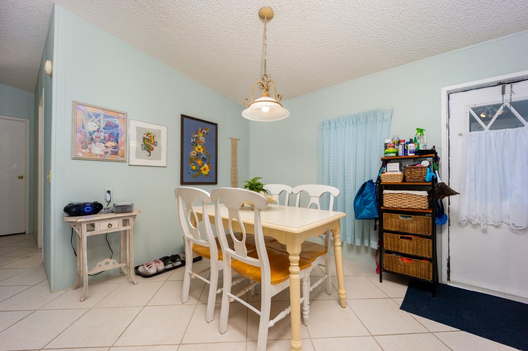 For Sale: $110,000 (2 beds, 2 baths, 1120 Square Feet)