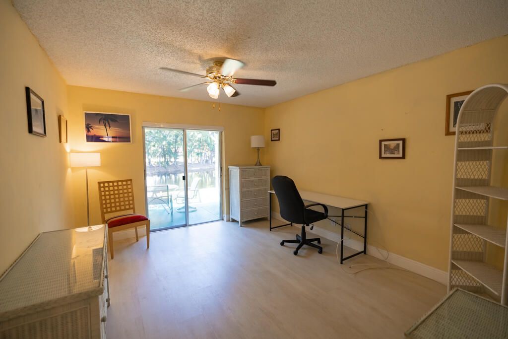 For Sale: $265,000 (2 beds, 2 baths, 1200 Square Feet)