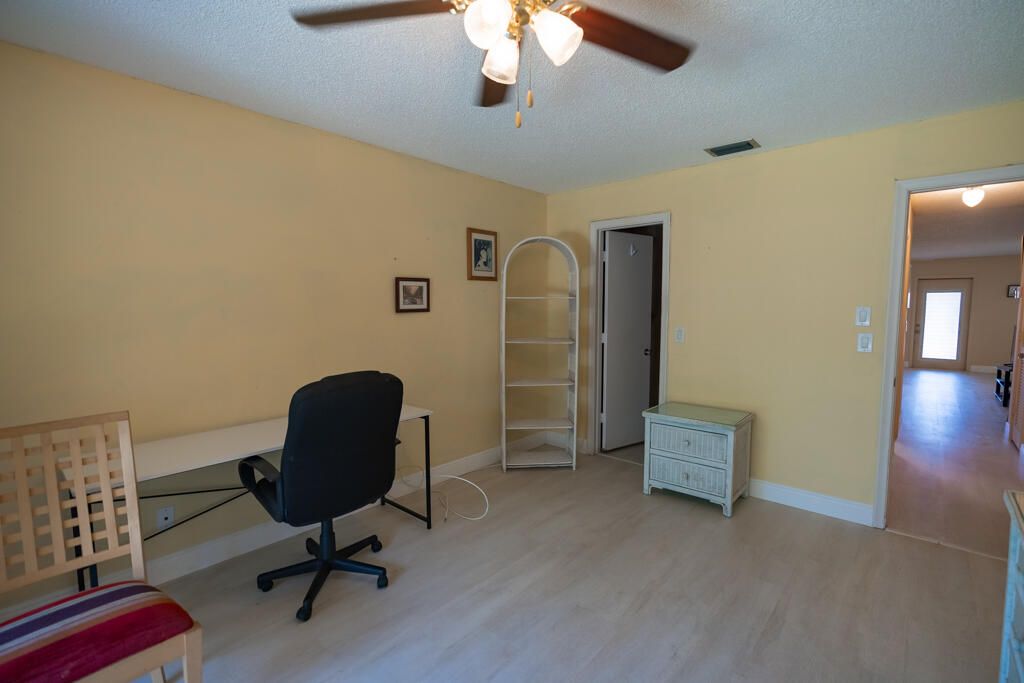 For Sale: $265,000 (2 beds, 2 baths, 1200 Square Feet)