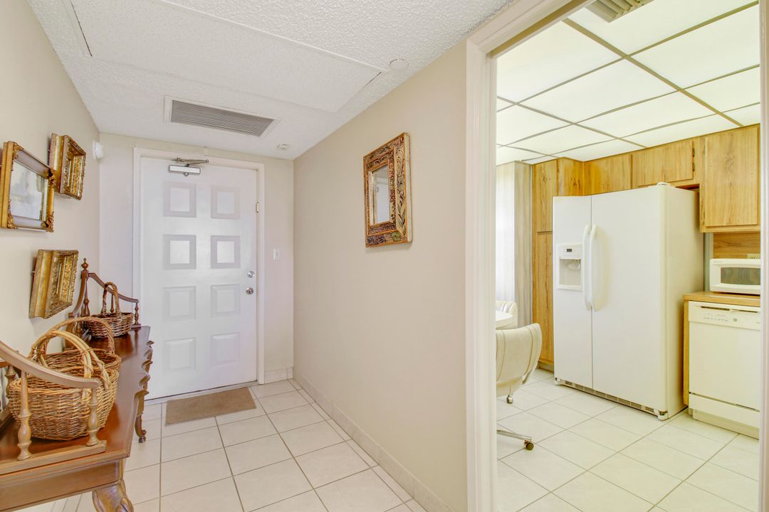 For Sale: $225,000 (2 beds, 2 baths, 1216 Square Feet)