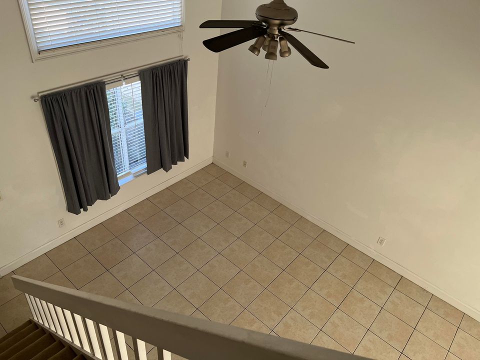 For Sale: $200,000 (3 beds, 2 baths, 1600 Square Feet)