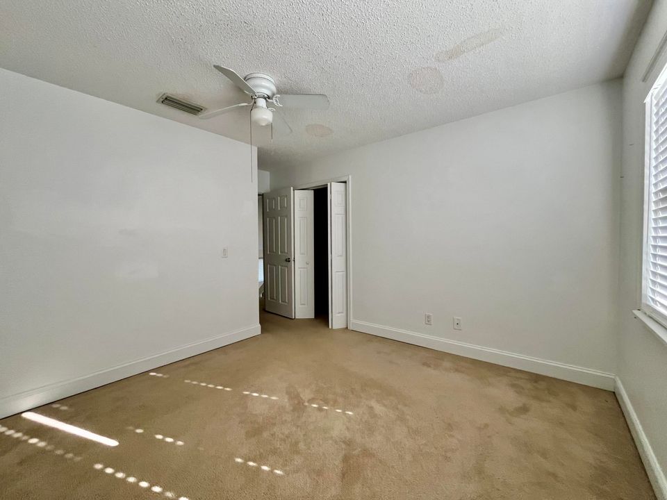 For Sale: $200,000 (3 beds, 2 baths, 1600 Square Feet)