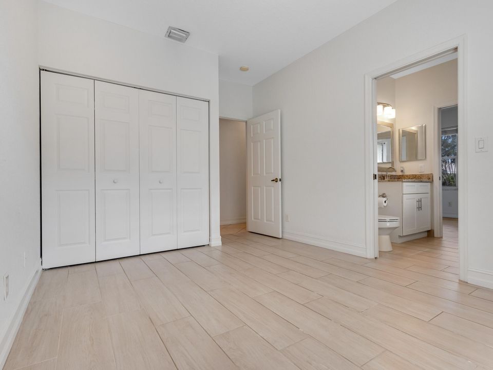 Active With Contract: $3,400 (3 beds, 2 baths, 1632 Square Feet)