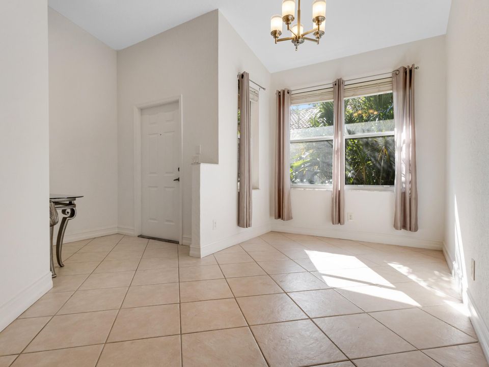 Active With Contract: $3,400 (3 beds, 2 baths, 1632 Square Feet)