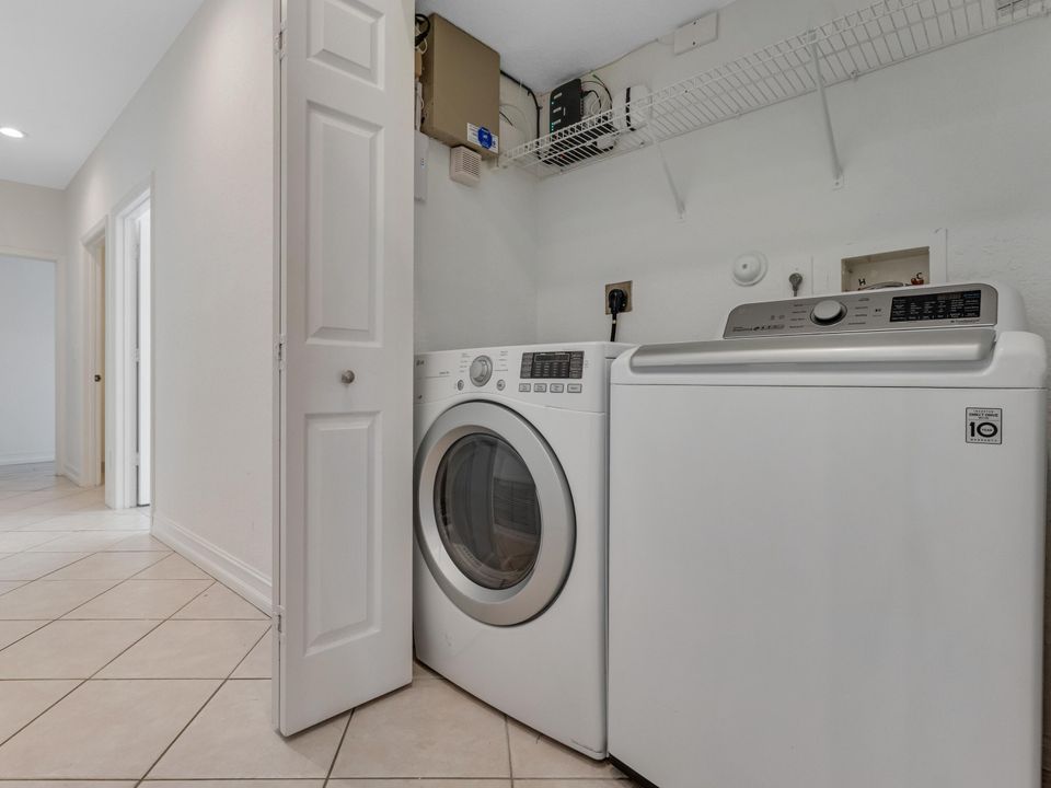 Active With Contract: $3,400 (3 beds, 2 baths, 1632 Square Feet)