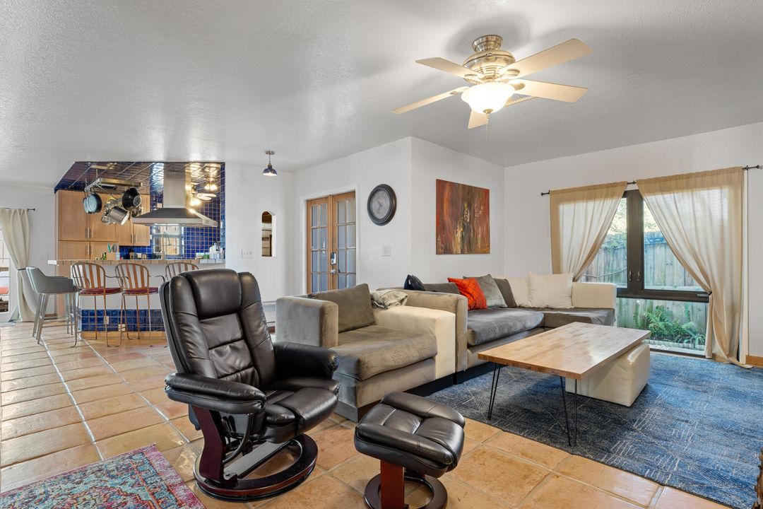 For Sale: $1,224,000 (3 beds, 2 baths, 1752 Square Feet)