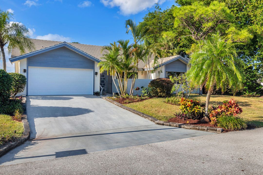 For Sale: $929,000 (3 beds, 2 baths, 2322 Square Feet)