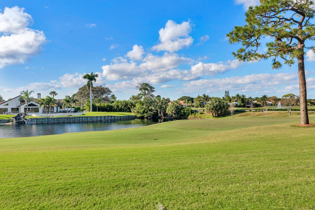 For Sale: $929,000 (3 beds, 2 baths, 2322 Square Feet)