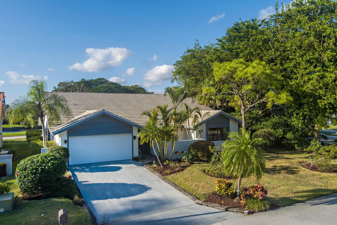 For Sale: $929,000 (3 beds, 2 baths, 2322 Square Feet)