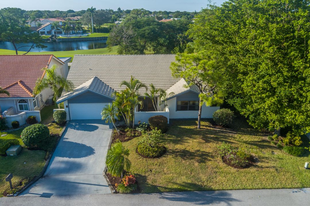 For Sale: $929,000 (3 beds, 2 baths, 2322 Square Feet)