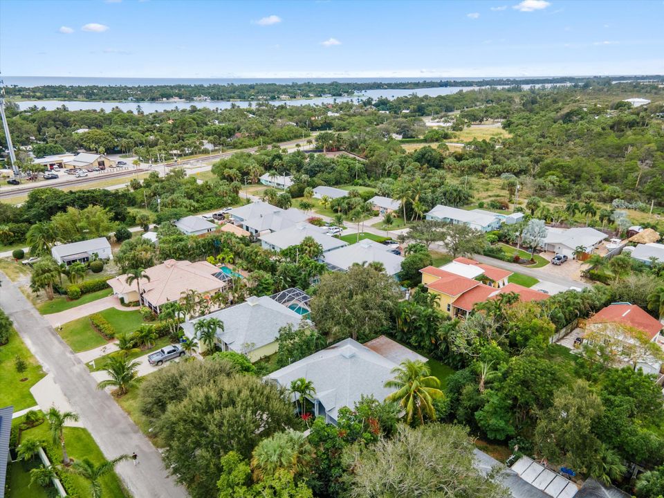 For Sale: $775,000 (3 beds, 2 baths, 1672 Square Feet)