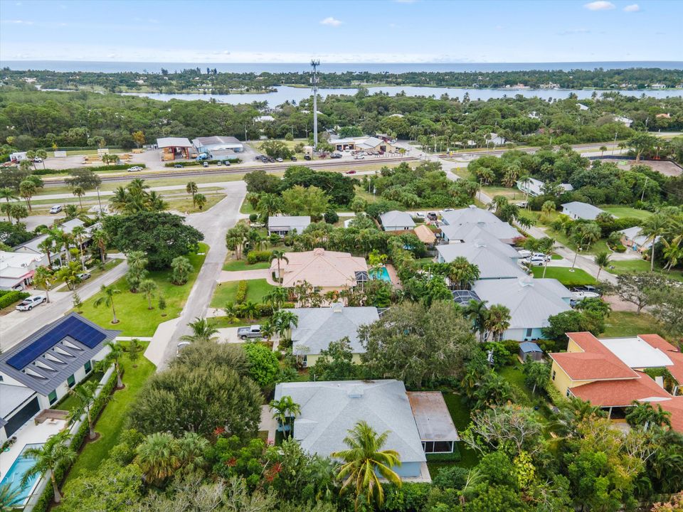 For Sale: $775,000 (3 beds, 2 baths, 1672 Square Feet)