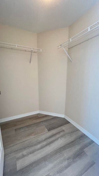 Active With Contract: $1,850 (2 beds, 2 baths, 1151 Square Feet)