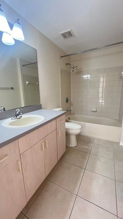 Active With Contract: $1,850 (2 beds, 2 baths, 1151 Square Feet)