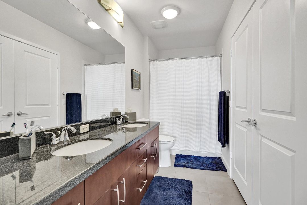 For Sale: $359,000 (1 beds, 1 baths, 846 Square Feet)