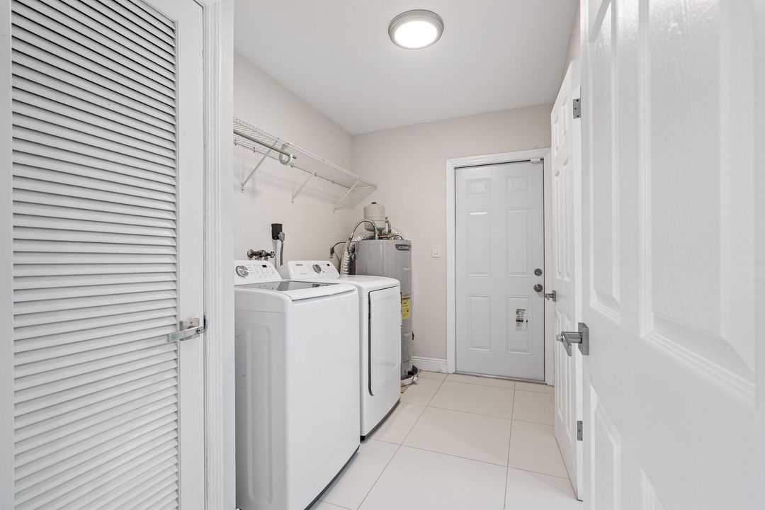 For Sale: $475,000 (2 beds, 2 baths, 1128 Square Feet)