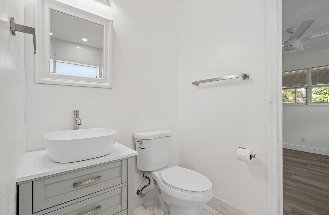 For Sale: $475,000 (2 beds, 2 baths, 1128 Square Feet)