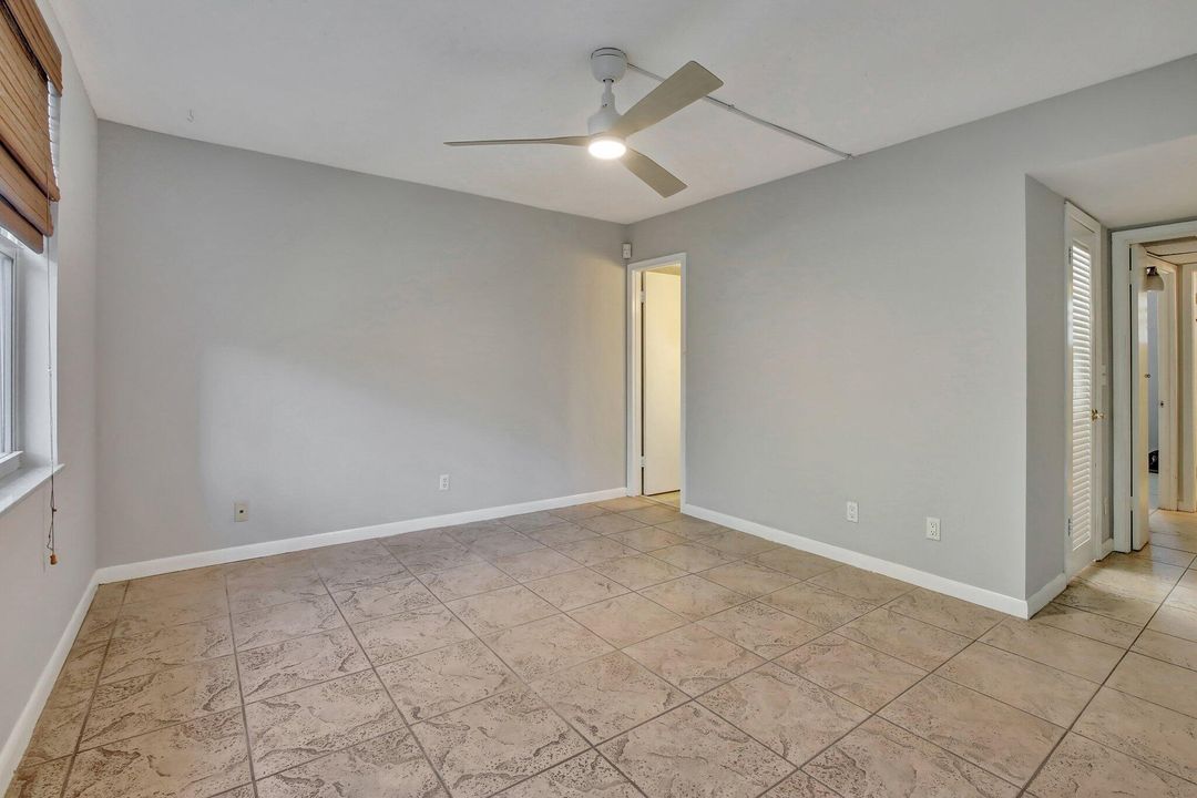 For Sale: $220,000 (2 beds, 2 baths, 960 Square Feet)