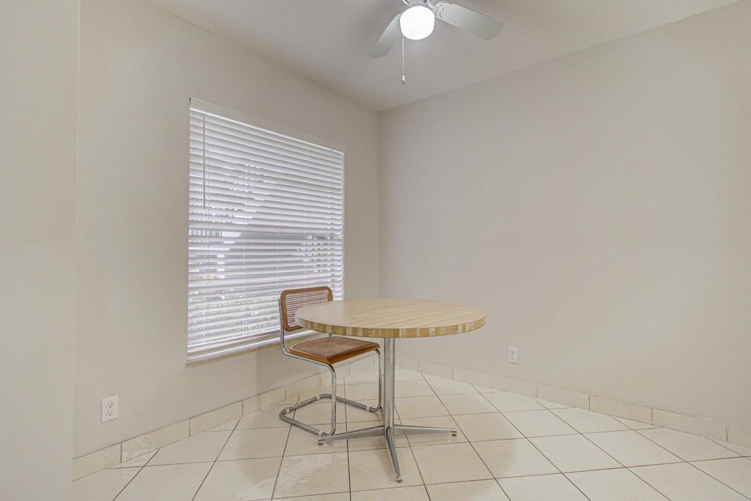 Active With Contract: $1,650 (2 beds, 2 baths, 1198 Square Feet)