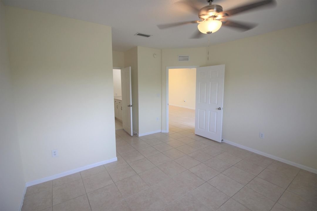 For Sale: $235,000 (3 beds, 2 baths, 1054 Square Feet)