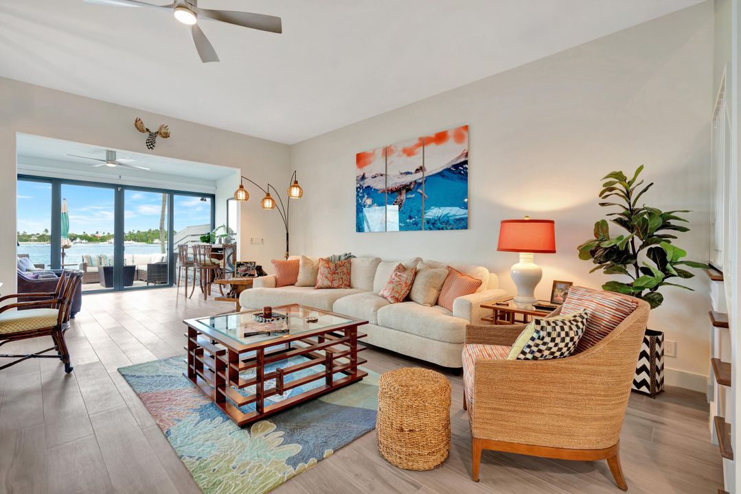 For Sale: $2,295,000 (3 beds, 2 baths, 1806 Square Feet)