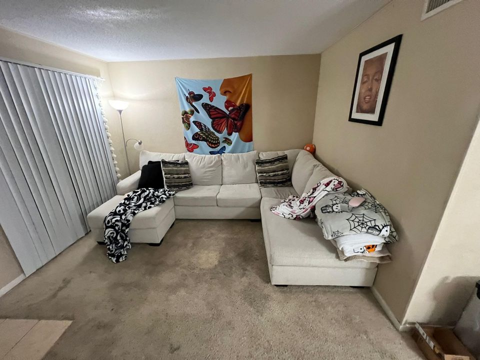 For Rent: $1,225 (1 beds, 1 baths, 630 Square Feet)