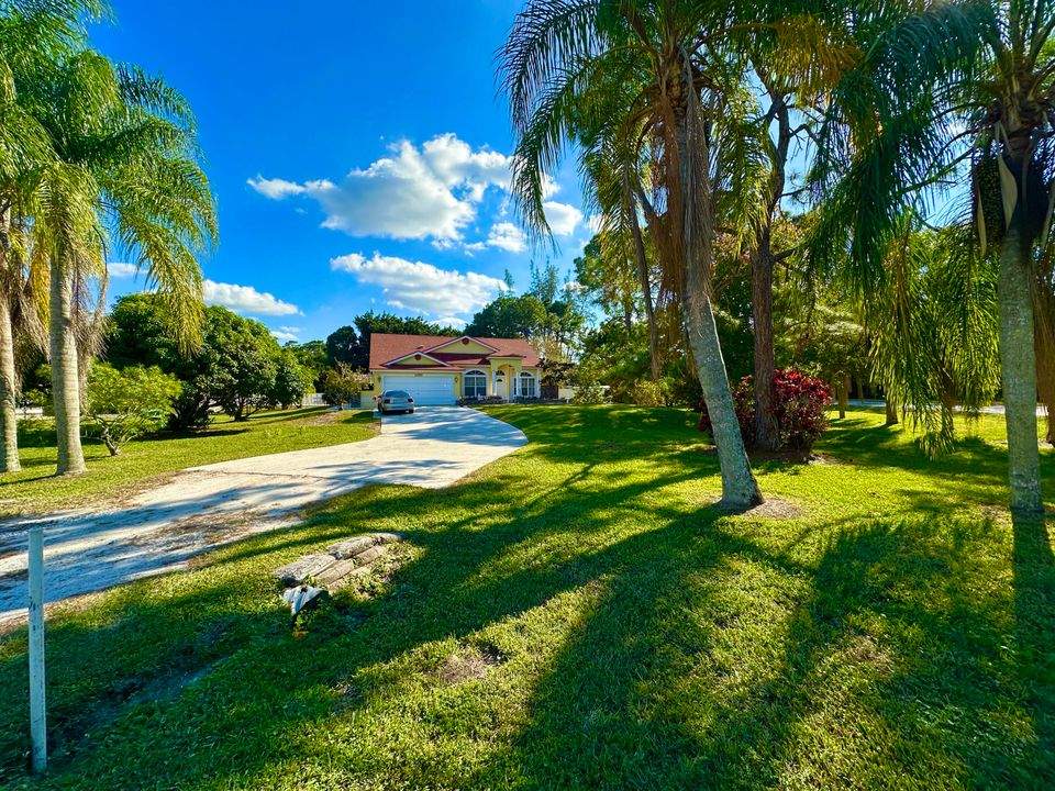 For Sale: $950,000 (3 beds, 2 baths, 2284 Square Feet)