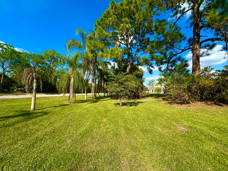 For Sale: $950,000 (3 beds, 2 baths, 2284 Square Feet)