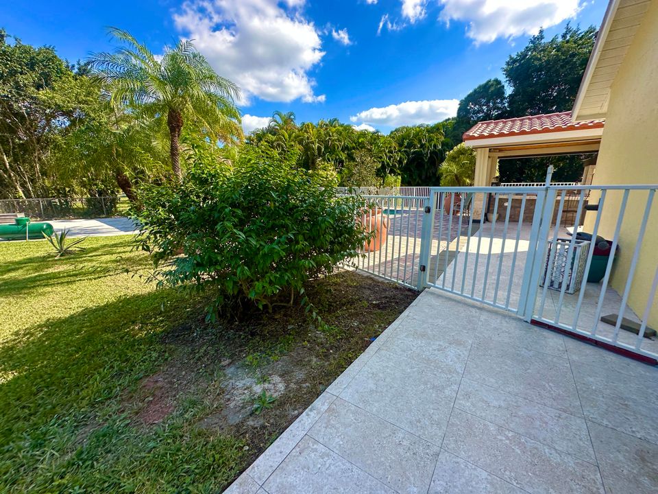 For Sale: $950,000 (3 beds, 2 baths, 2284 Square Feet)