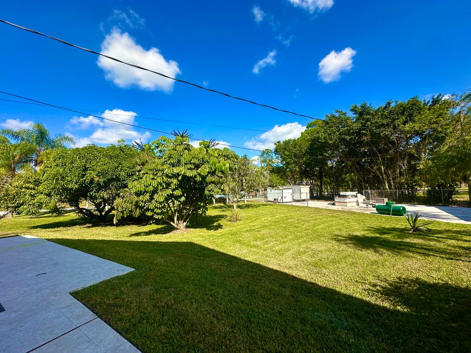 For Sale: $950,000 (3 beds, 2 baths, 2284 Square Feet)