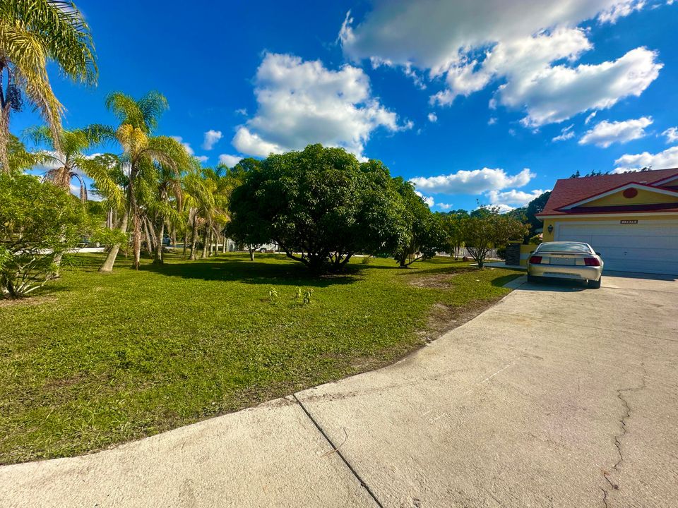 For Sale: $950,000 (3 beds, 2 baths, 2284 Square Feet)