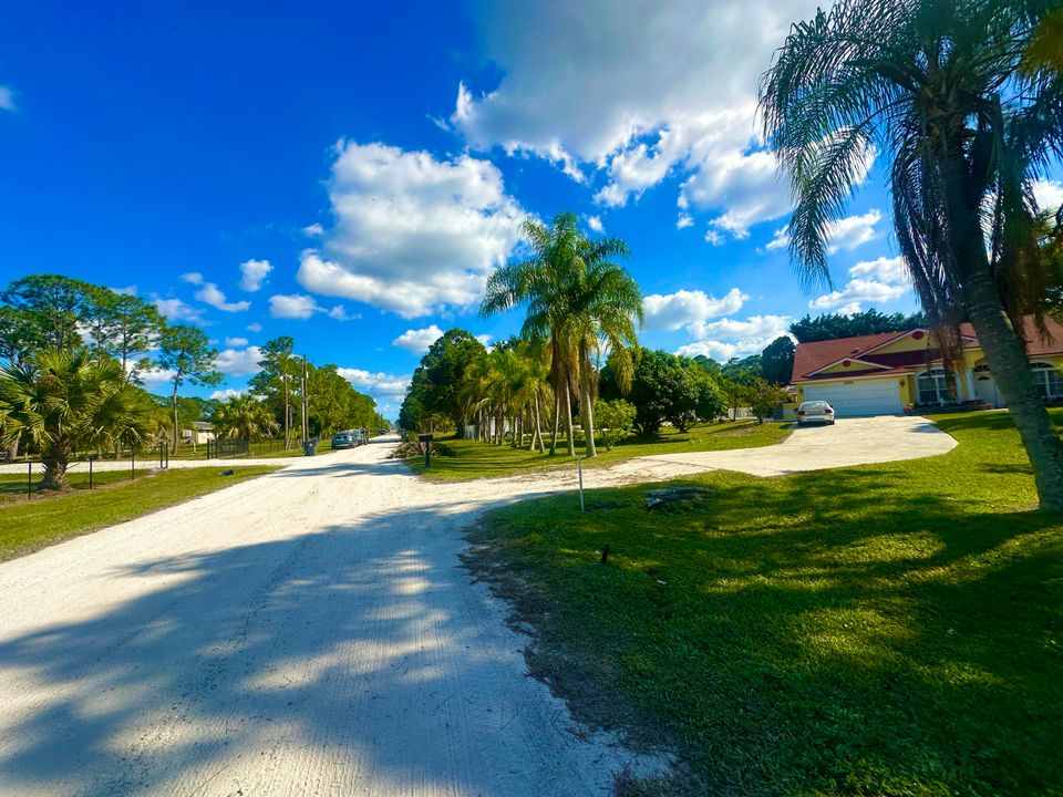 For Sale: $950,000 (3 beds, 2 baths, 2284 Square Feet)