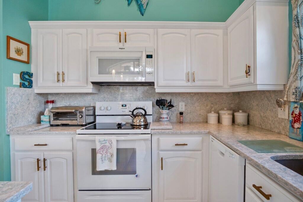 For Sale: $259,000 (2 beds, 2 baths, 1154 Square Feet)