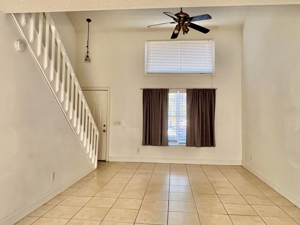 For Sale: $200,000 (3 beds, 2 baths, 1600 Square Feet)