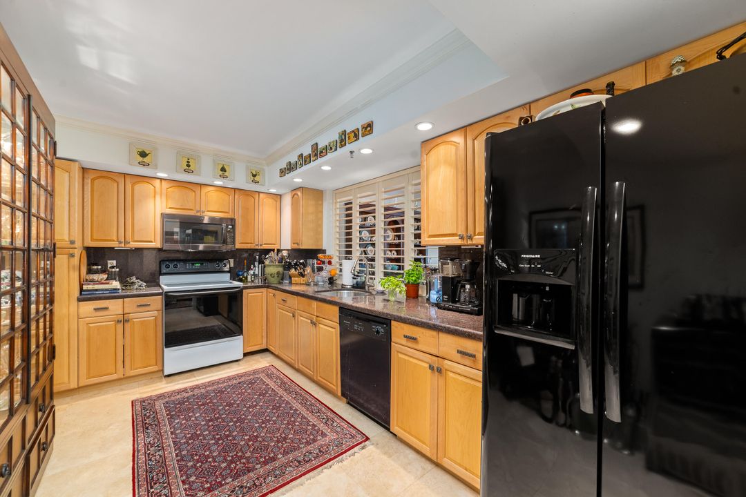 For Sale: $799,000 (2 beds, 2 baths, 1500 Square Feet)