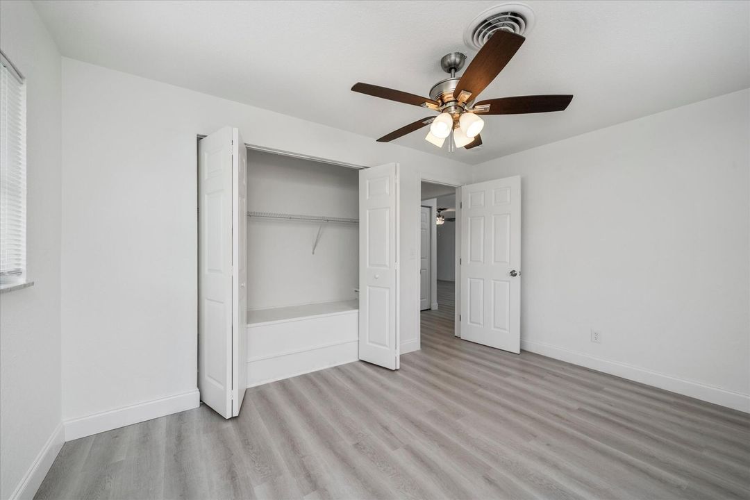 For Sale: $319,900 (2 beds, 2 baths, 1186 Square Feet)