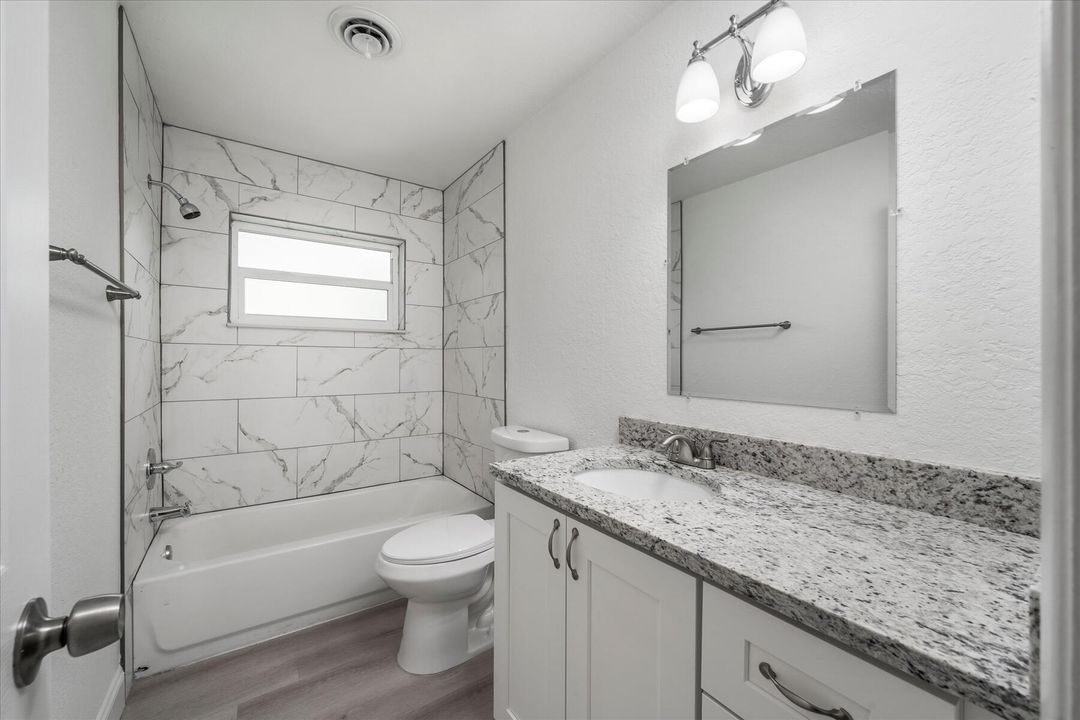 For Sale: $319,900 (2 beds, 2 baths, 1186 Square Feet)