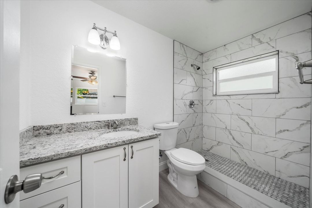 For Sale: $319,900 (2 beds, 2 baths, 1186 Square Feet)