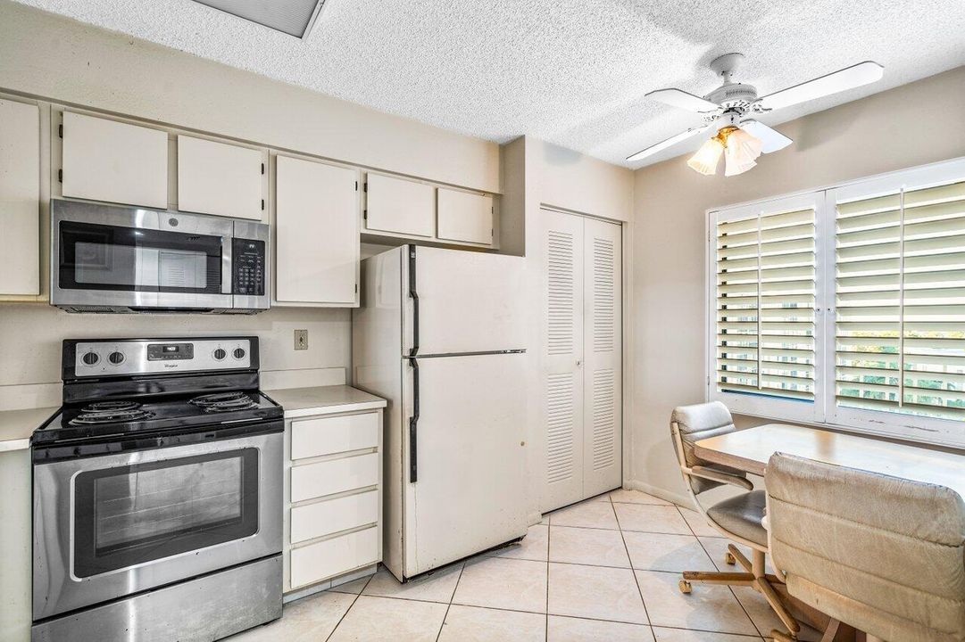 For Sale: $179,000 (2 beds, 2 baths, 1230 Square Feet)