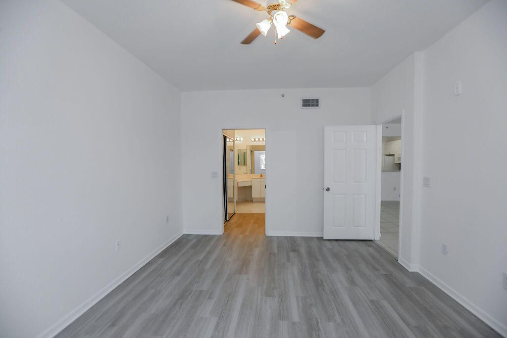 For Sale: $189,999 (2 beds, 2 baths, 1229 Square Feet)